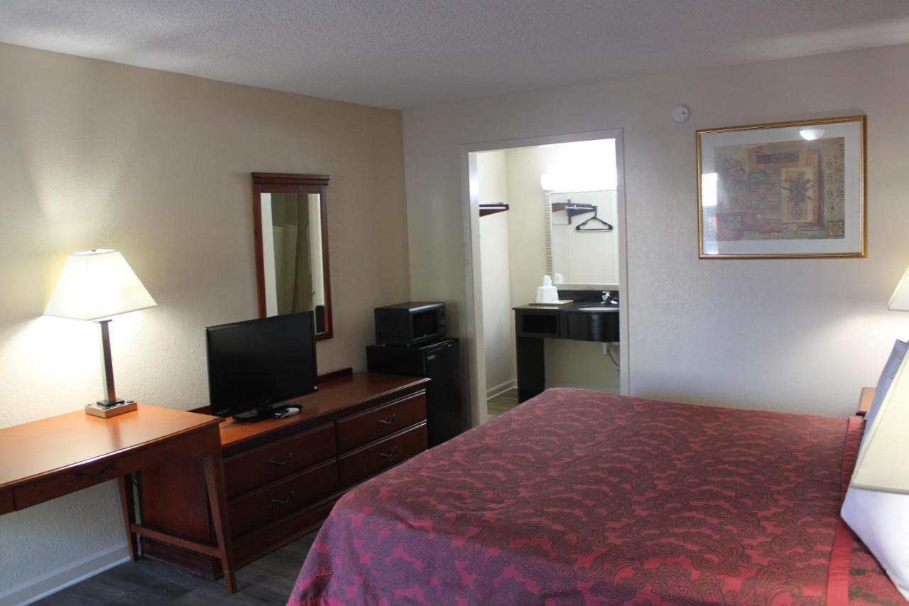 Travel Inn Of Buford Kültér fotó