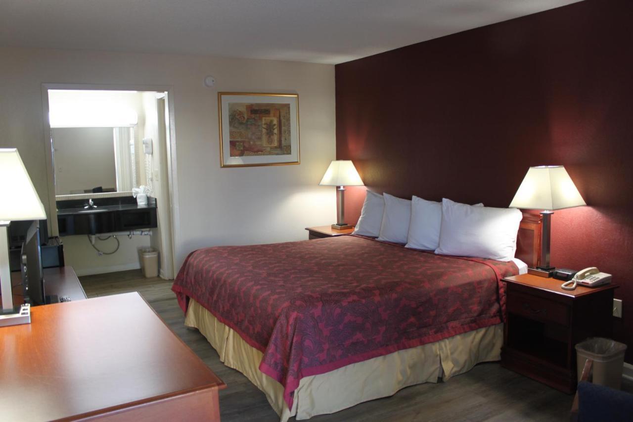 Travel Inn Of Buford Kültér fotó